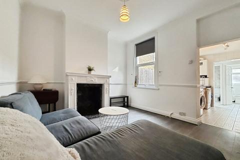 2 bedroom terraced house for sale, Kingsland Road, London E13