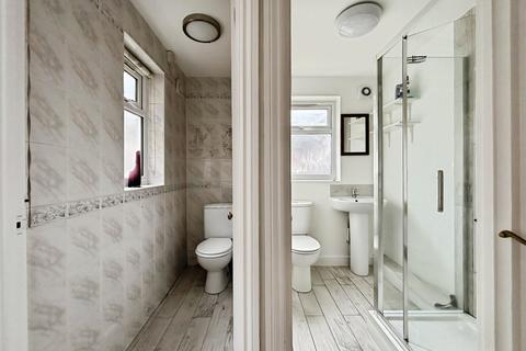 2 bedroom terraced house for sale, Kingsland Road, London E13
