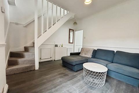 2 bedroom terraced house for sale, Kingsland Road, London E13