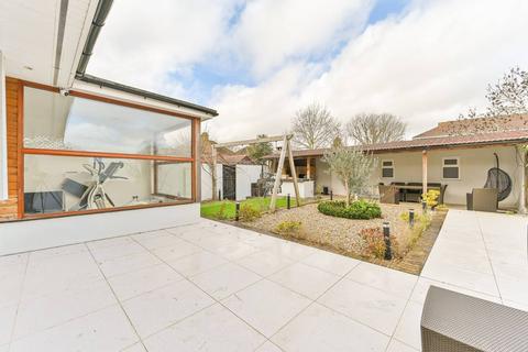 4 bedroom terraced house for sale, Castleton Road, Mitcham, CR4