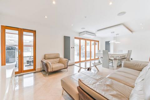 4 bedroom terraced house for sale, Castleton Road, Mitcham, CR4