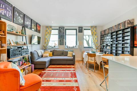 1 bedroom flat for sale, London Road, Isleworth, TW7