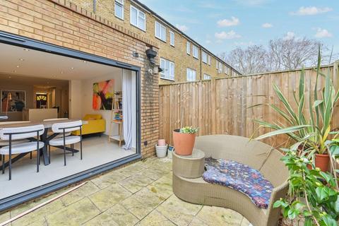 4 bedroom terraced house for sale, Mandela Street, Oval, London, SW9