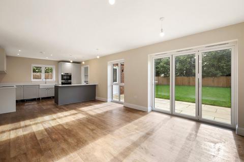 3 bedroom detached bungalow for sale, Coggeshall Road , Braintree, CM7