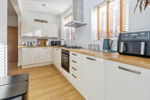 3 bedroom semi-detached house for sale, Western Crescent, Lincolnshire LN6