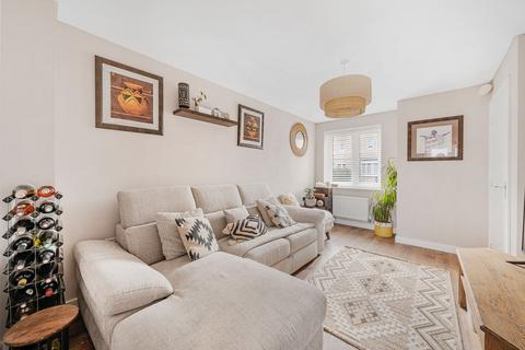 2 bedroom semi-detached house for sale, Foxglove Avenue, Chelmsford CM1