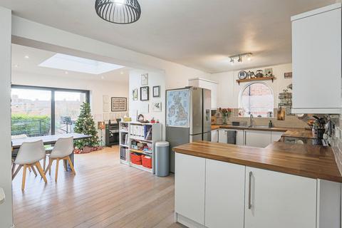 4 bedroom semi-detached house for sale, Enfield Crescent, York