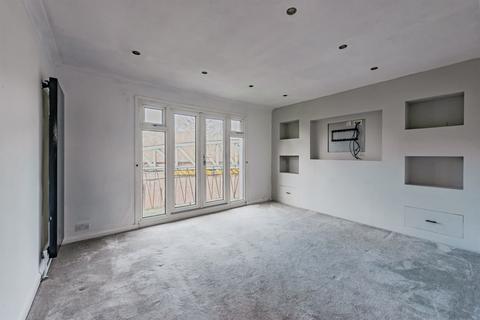 2 bedroom apartment for sale, Nutfield Road, Merstham, Redhill