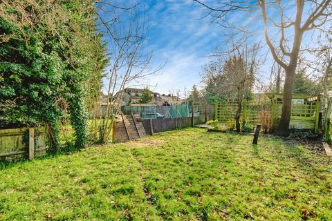 2 bedroom apartment for sale, Nutfield Road, Merstham, Redhill