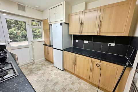 2 bedroom apartment to rent, Princes Drive, Warwick Court Princes Drive, HA1