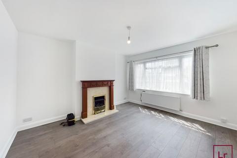 2 bedroom ground floor flat to rent, Northdown Close, Ruislip, HA4