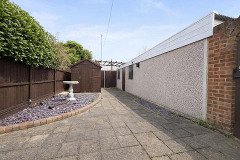 3 bedroom semi-detached house to rent, Monks Haven, Stanford-Le-Hope, SS17