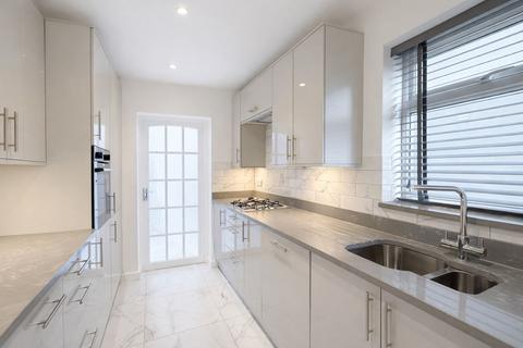 3 bedroom semi-detached house to rent, Monks Haven, Stanford-Le-Hope, SS17