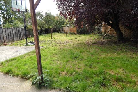 House share to rent, Whitchurch Lane, Edgware, London, HA8