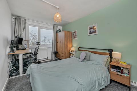 3 bedroom flat for sale, Brixton Hill, London, SW2