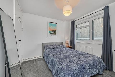3 bedroom flat for sale, Brixton Hill, London, SW2
