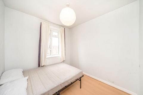 4 bedroom flat to rent, Marmont Road, London SE15