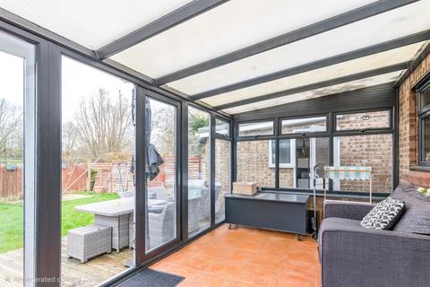 3 bedroom detached house for sale, Muirfield Road, Wellingborough