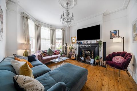 undefined, Rathcoole Avenue, London, N8