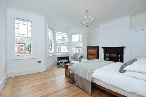 undefined, Rathcoole Avenue, London, N8