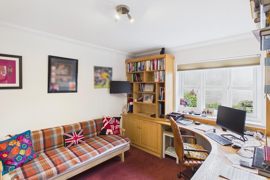 Bedroom 3 / office