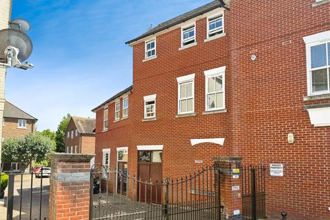 2 bedroom flat for sale, Riverside Place, Fordingbridge