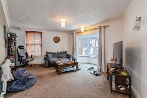2 bedroom flat for sale, Riverside Place, Fordingbridge