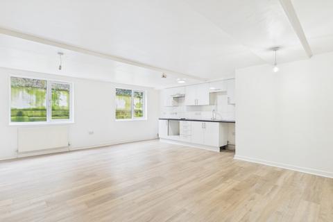 2 bedroom flat to rent, Manor Court, Tontine Street