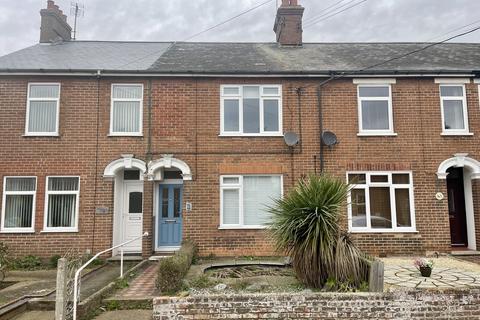 3 bedroom terraced house to rent, King Georges Avenue, Leiston
