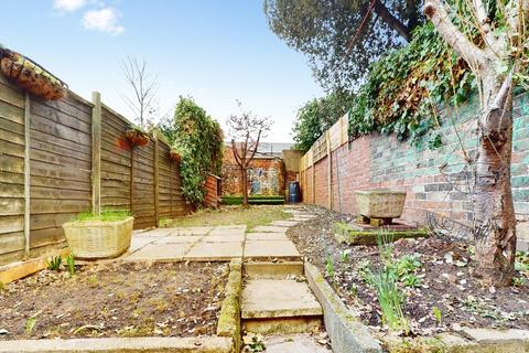 2 bedroom end of terrace house for sale, Charles Street, Cheltenham