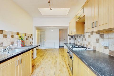 2 bedroom end of terrace house for sale, Charles Street, Cheltenham