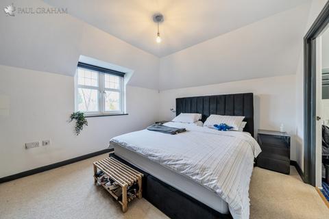 2 bedroom flat for sale, Rochester Road, Carshalton