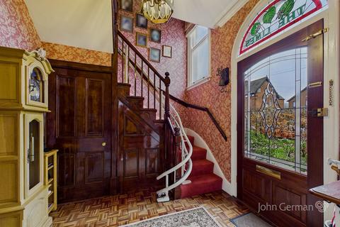 5 bedroom semi-detached house for sale, Wigginton Road, Tamworth