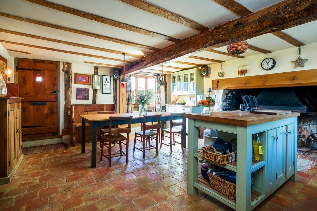 1440px 2 The Thatchers - 10