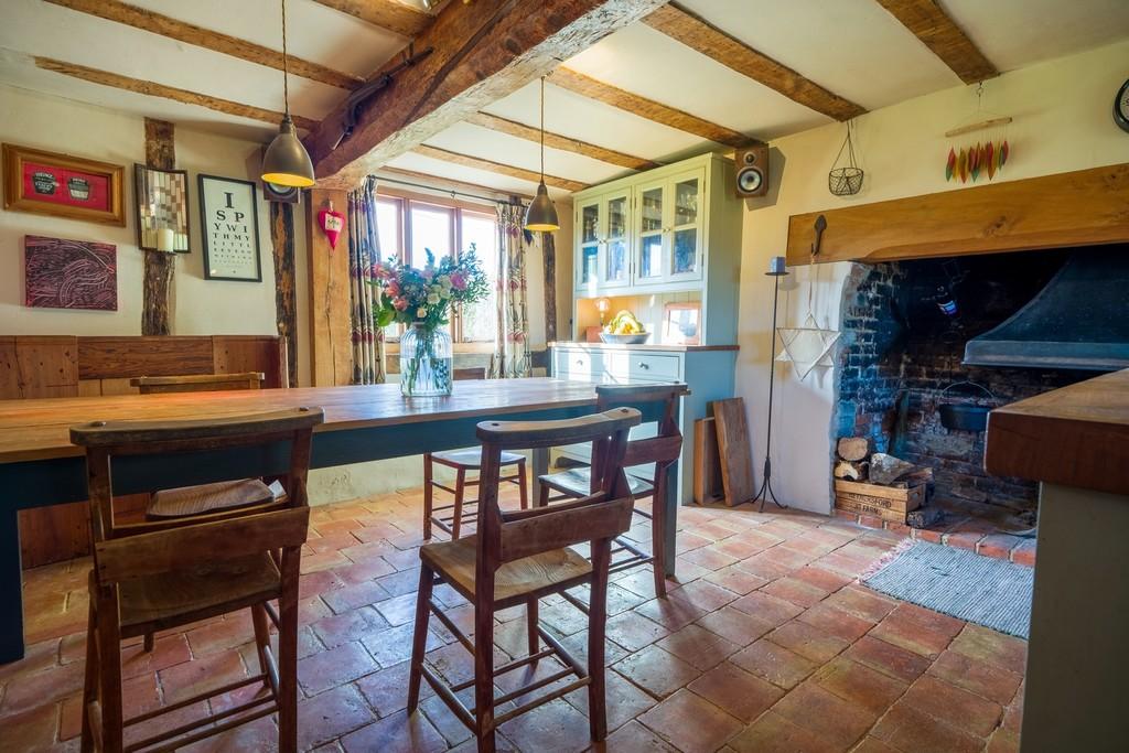 1440px 2 The Thatchers - 12