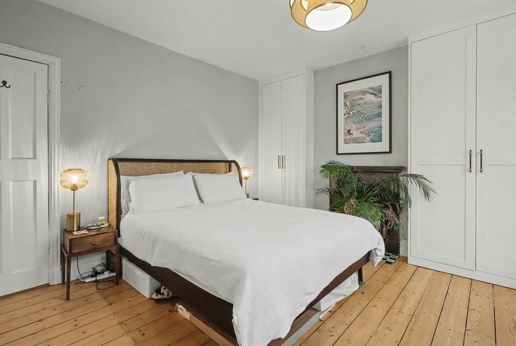 Bedroom 1 - Angle 1