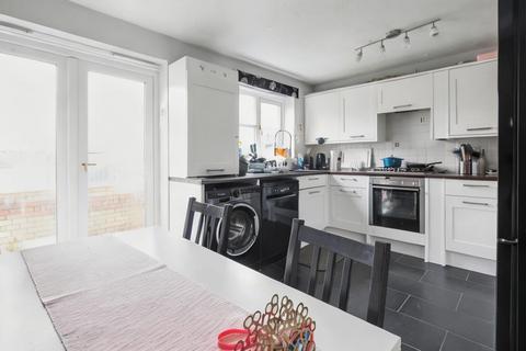 3 bedroom semi-detached house for sale, Siskin Road, Bicester