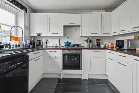 3 bedroom semi-detached house for sale, Siskin Road, Bicester