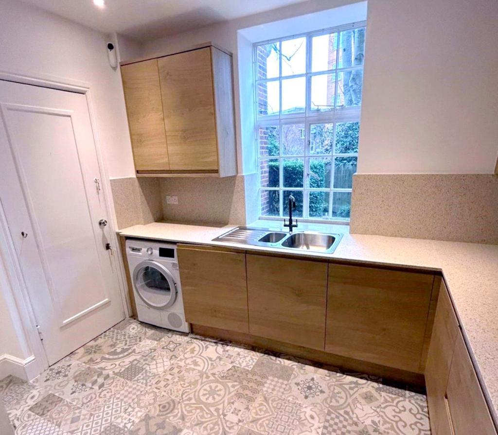 Ashley-court-frognal-lane-hampstead-nw3