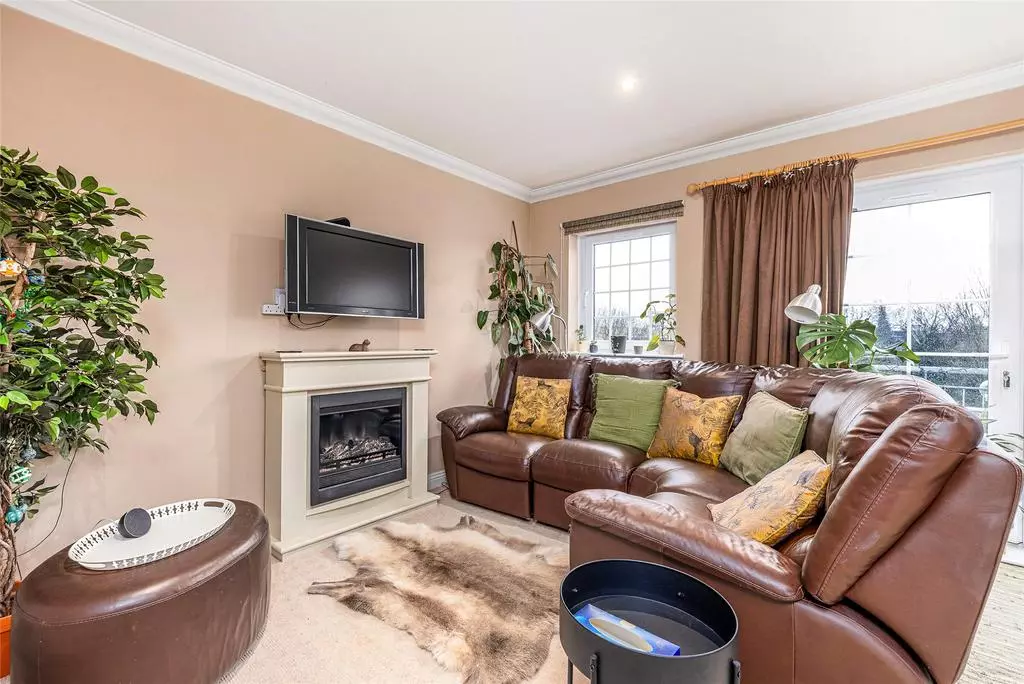 4 bedroom house for sale - Photo 7