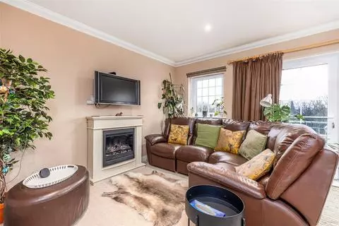 4 bedroom house for sale - Photo 6