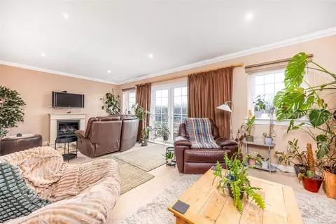 4 bedroom house for sale - Photo 8