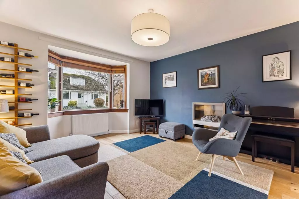 4 bedroom detached house for sale - Photo 7