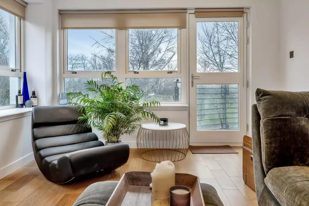 2 bedroom flat for sale - Photo 11