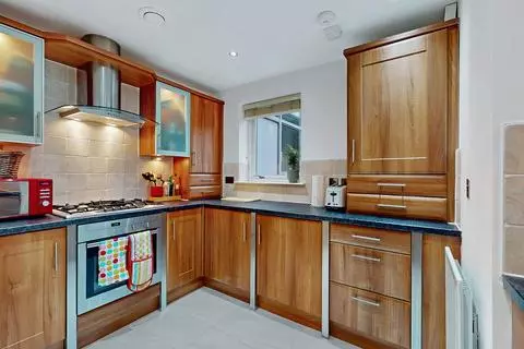 2 bedroom flat for sale - Photo 19