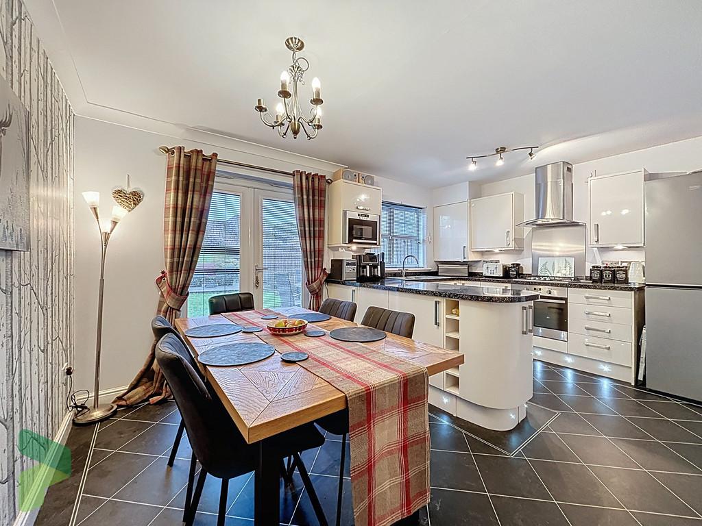 Dining kitchen