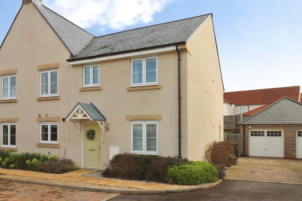 3 bedroom semi-detached house for sale