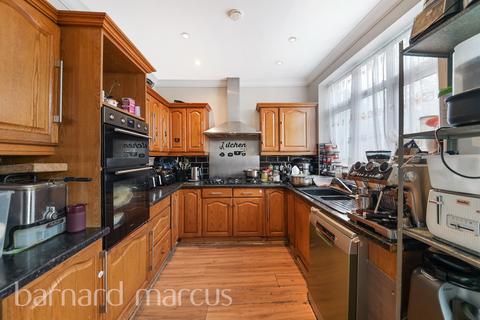 4 bedroom end of terrace house for sale, Oliver Avenue, London