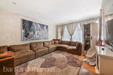4 bedroom end of terrace house for sale, Oliver Avenue, London