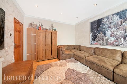 4 bedroom end of terrace house for sale, Oliver Avenue, London